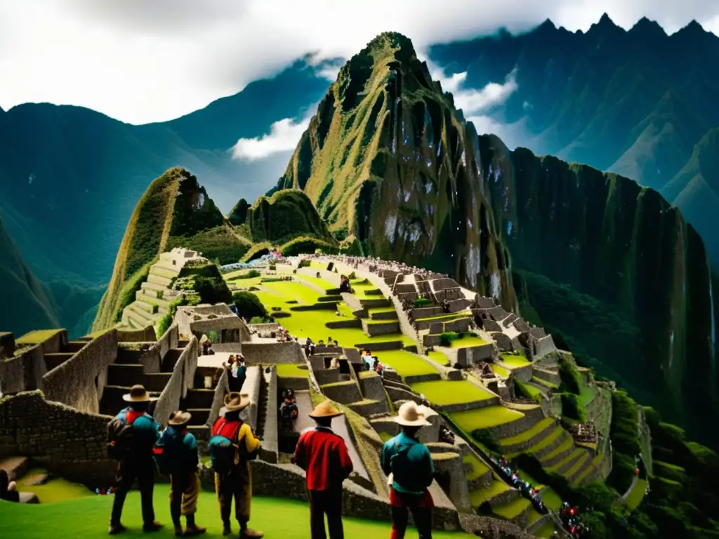 Exploradores maravillados en la entrada de Machu Picchu, la antigua ciudadela Inca en los Andes