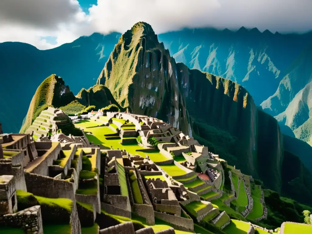 Descubrimiento de Machu Picchu: Ruinas icónicas rodeadas de montañas verdes y nubes, con estructuras incas y terrazas